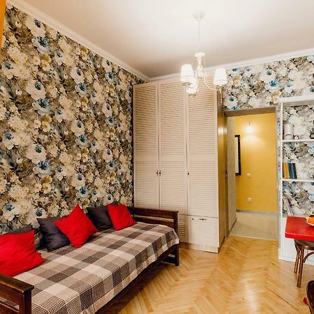 Honey Pie Apartment Lviv Exteriör bild