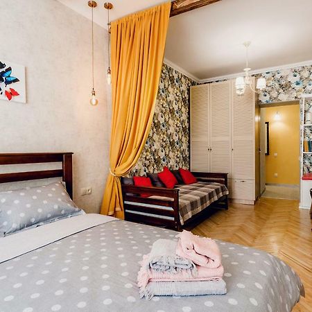 Honey Pie Apartment Lviv Exteriör bild