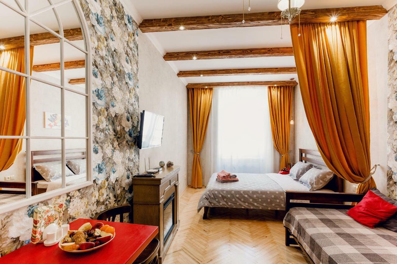 Honey Pie Apartment Lviv Exteriör bild