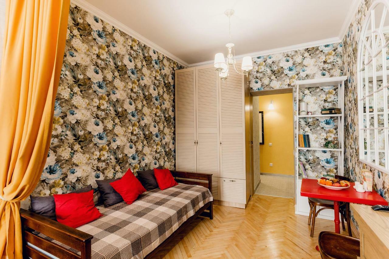 Honey Pie Apartment Lviv Exteriör bild