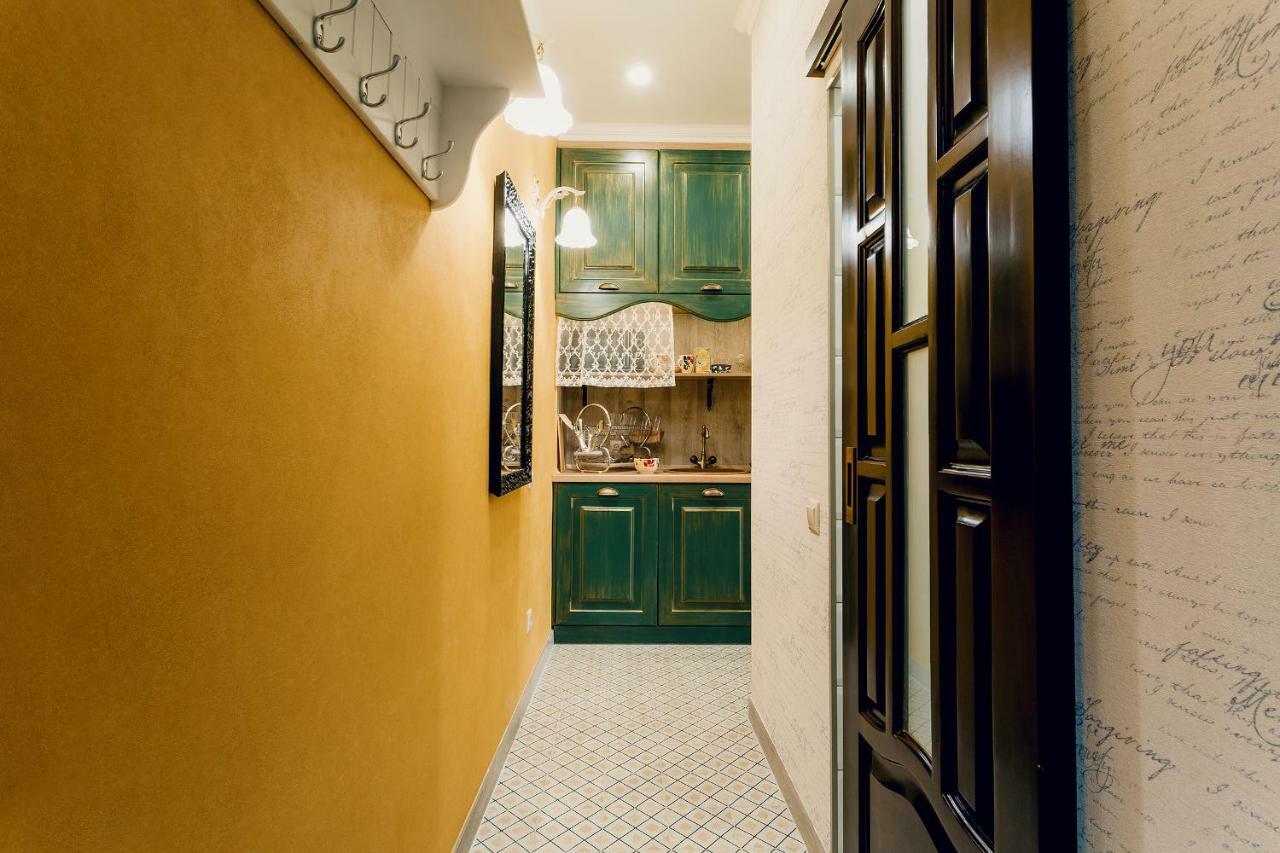 Honey Pie Apartment Lviv Exteriör bild