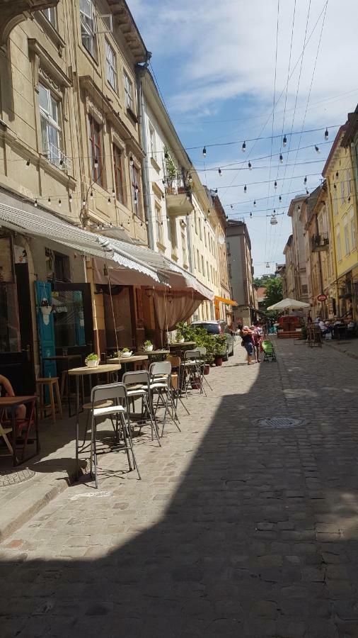 Honey Pie Apartment Lviv Exteriör bild